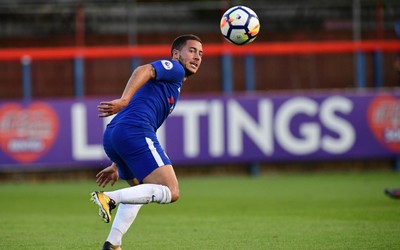 江南电竞焦点-C罗与主帅拥抱庆祝